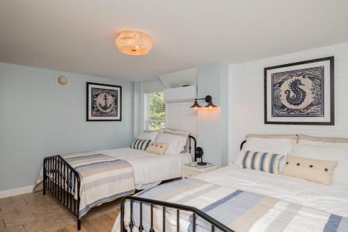 Sawyers Shore Shack by Oak Island Accommodations - photo 41