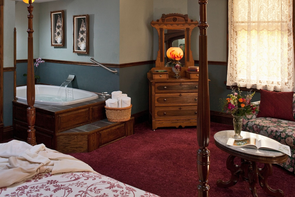 Old Rittenhouse Inn - photo 38