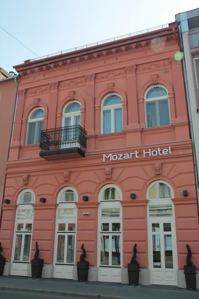 Mozart Hotel — 4-Star Luxury Hotel in Szeged, Hungary