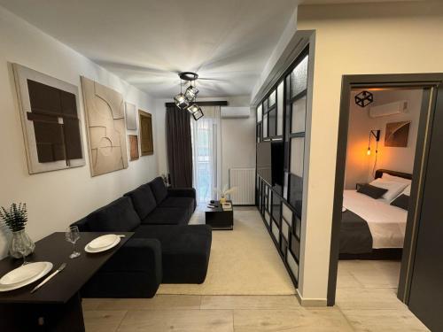Modern Apartment with Free Parking and 300Mbps Internet — 4-Star Luxury Hotel in Athens, Greece
