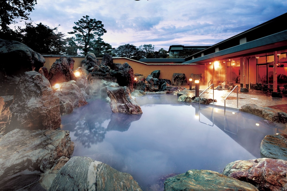 Kintarouonsen - carbon neutral hotel in Uozu