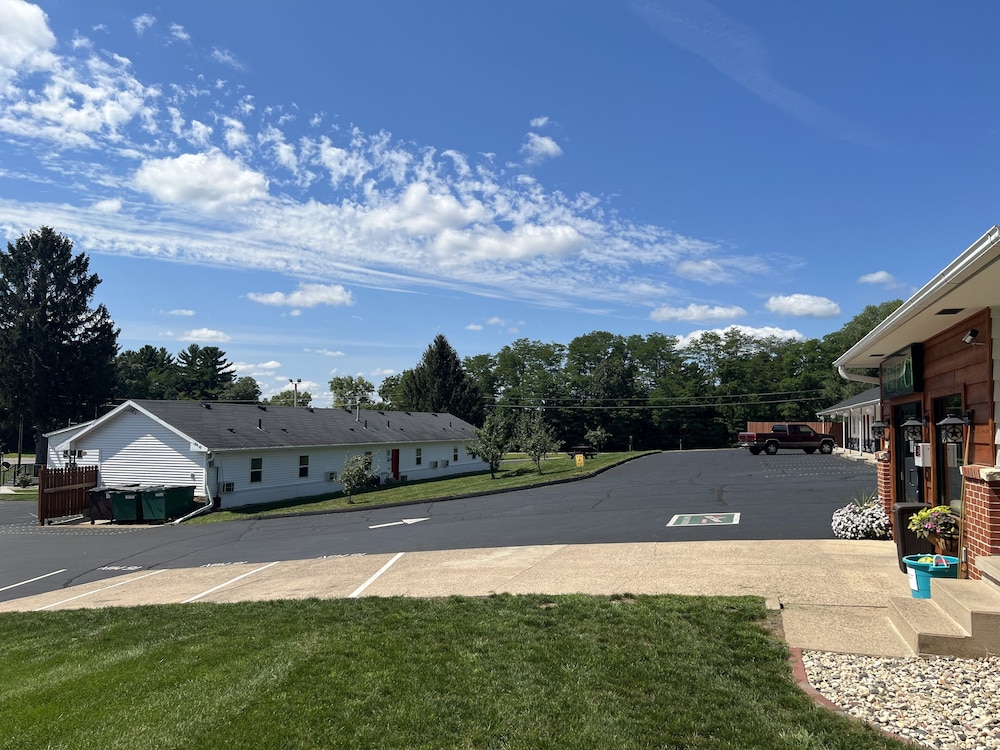 All Star Inn & Suites - photo 420
