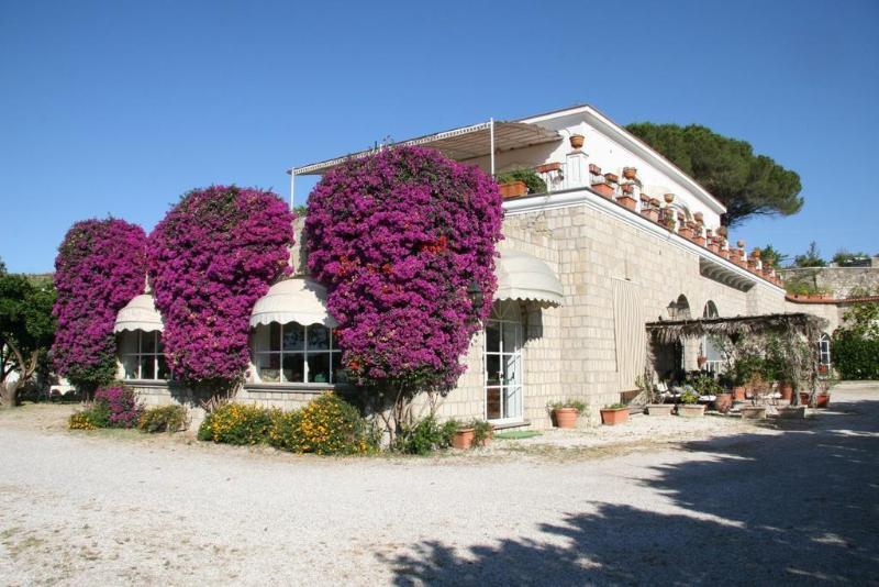 Villa Tara — 4-Star Luxury Hotel in Serrara Fontana, Italy