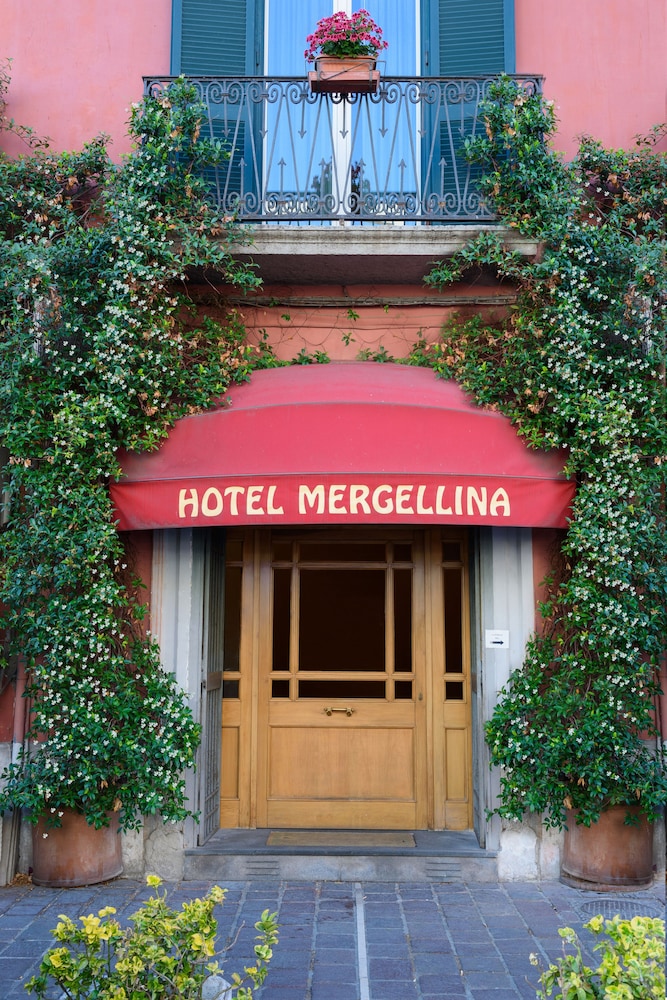 Mergellina - last minute hotel in Naples