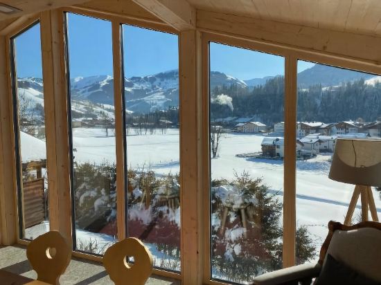 Ferienhaus Gasteg — 4-Star Luxury Hotel in Maria Alm Am Steinernen Meer, Austria