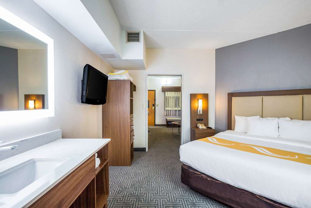 Quality Suites Lansing West - photo 38