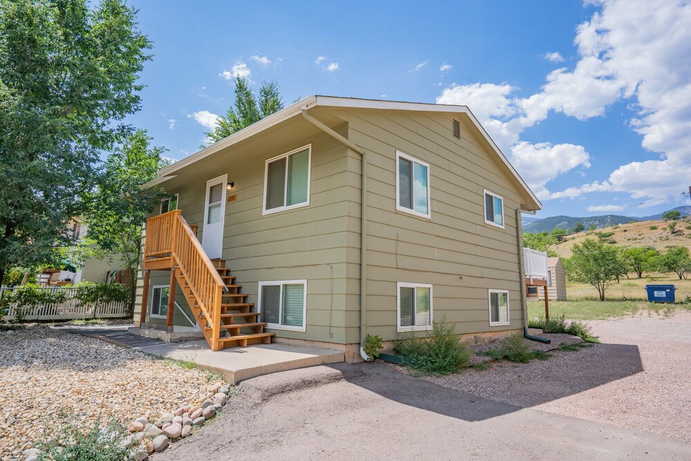 2BR Aptmt Parks Private Deck Mountain Views - photo 37