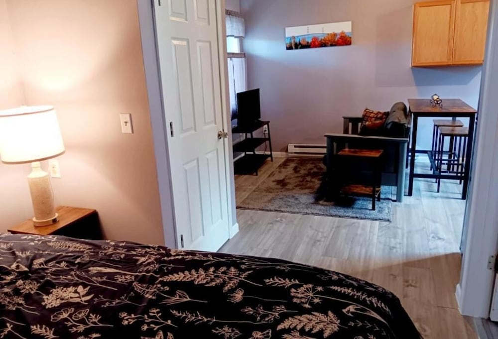Island Breeze - carbon neutral hotel in Saint Ignace