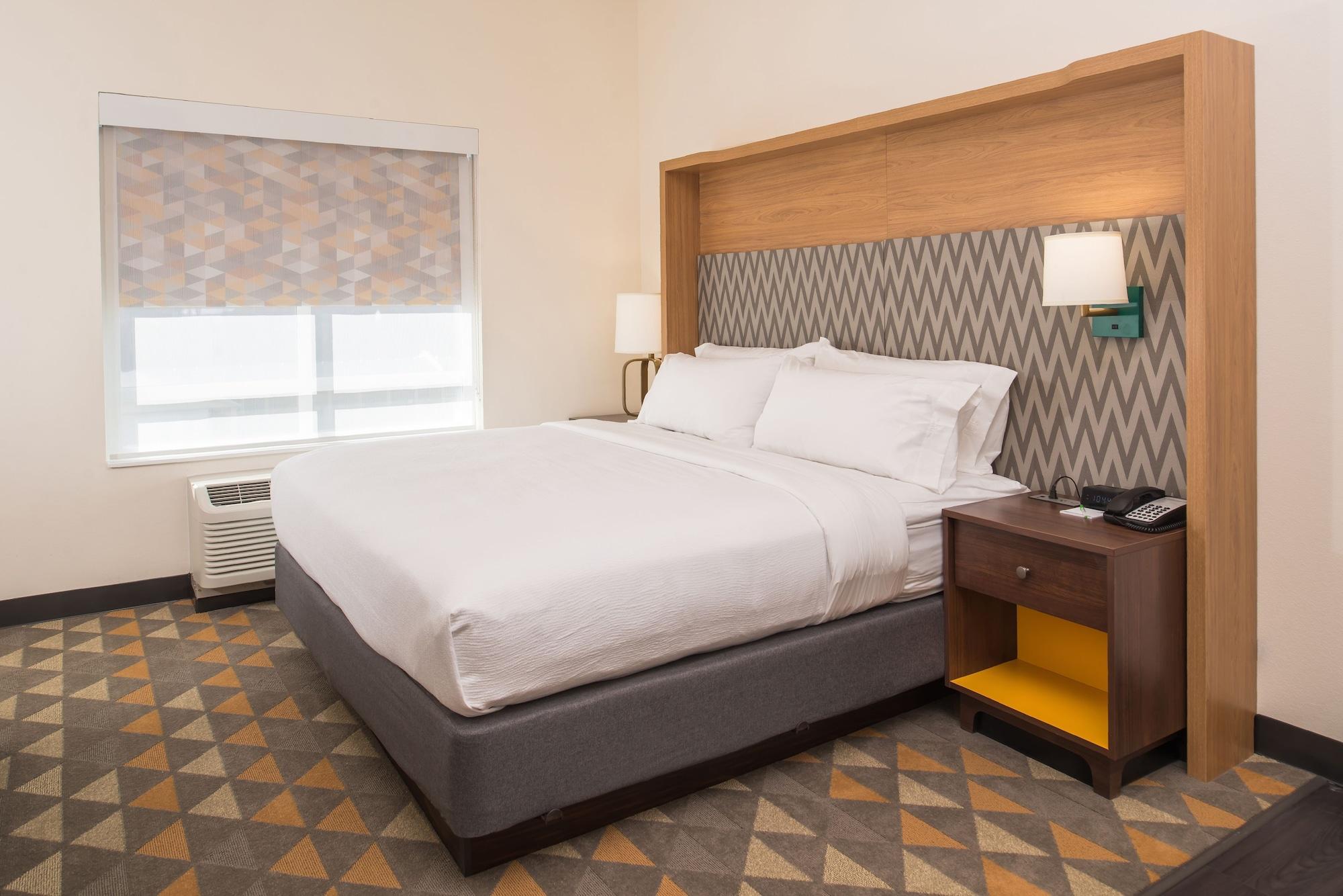 Holiday Inn Joplin by IHG - photo 28