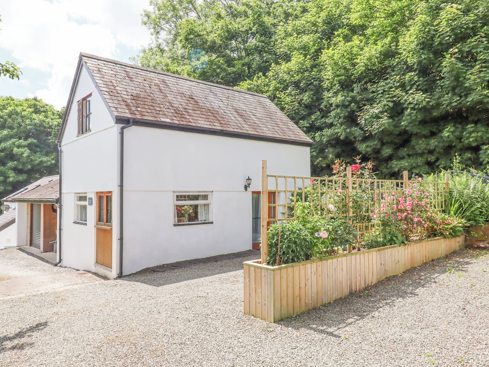 Dove Cottage — 4-Star Luxury Hotel in South Molton, United Kingdom