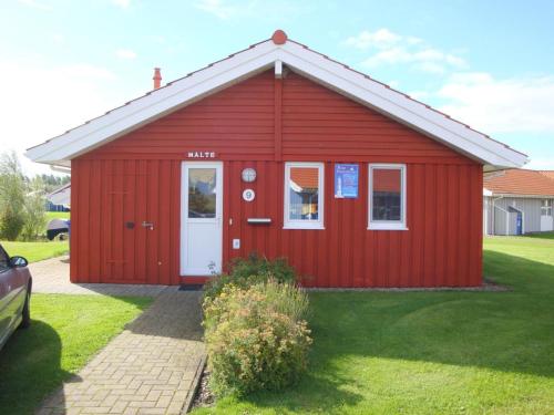 4 Personen Ferienhaus mit privatem Bootsteg direkte Seelage Kanu Sauna und Kaminofen in Otterndorf in Otterndorf, Germany