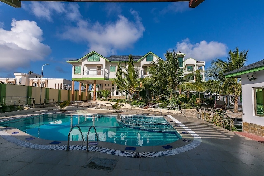 Woolsack Suites - carbon neutral hotel in Mombasa