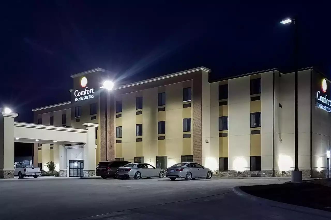 Comfort Inn & Suites Independence - photo 3