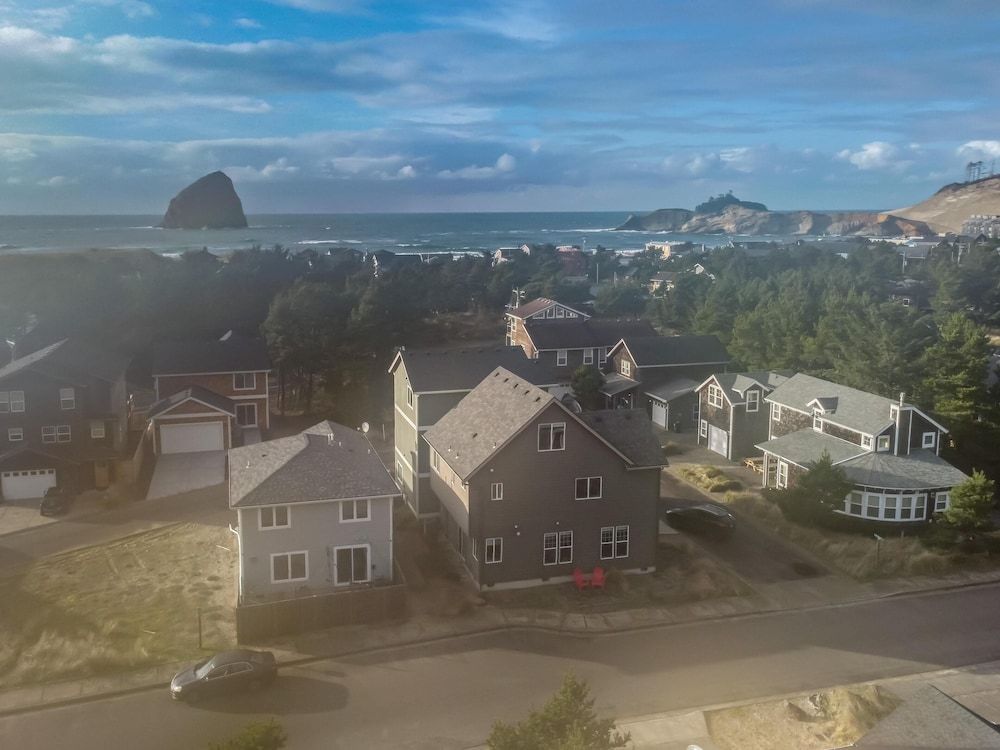With Salt Please Meredith Lodging — 4-Star Luxury Hotel in Pacific, United States