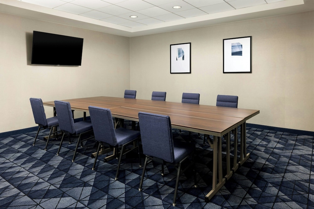 Courtyard by Marriott Los Angeles Woodland Hills - photo 37