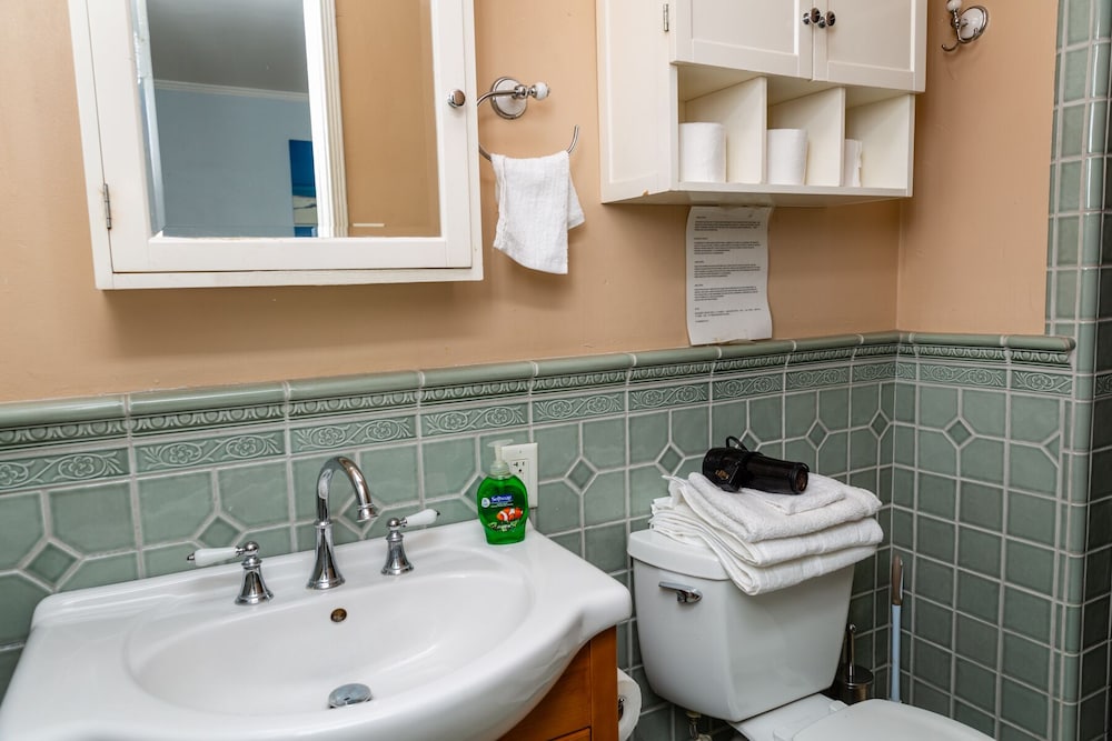 Hollywood Hills Suites - photo 48