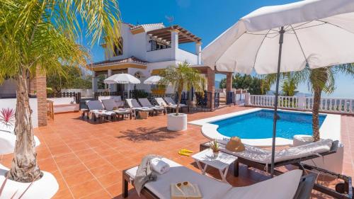 Casa Los Almendrales Torrox by Ruralidays — 4-Star Luxury Hotel in Torrox, Spain