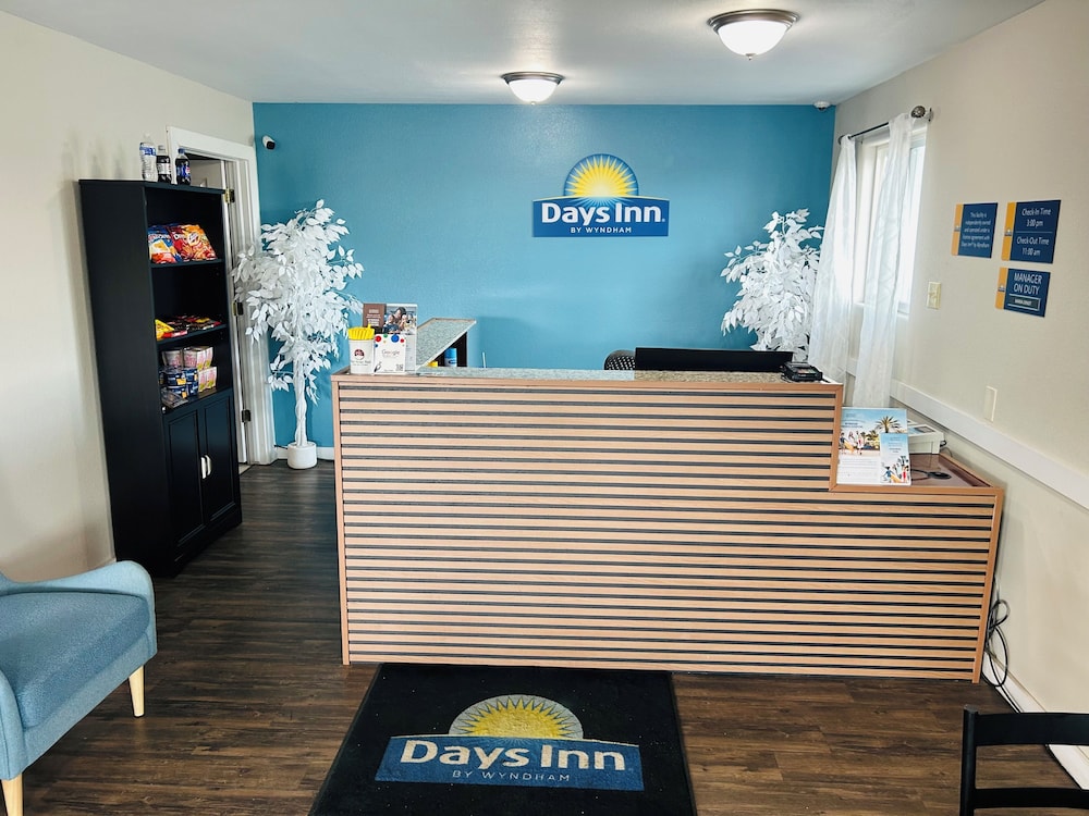 Days Inn By Wyndham Wheatland - photo 2