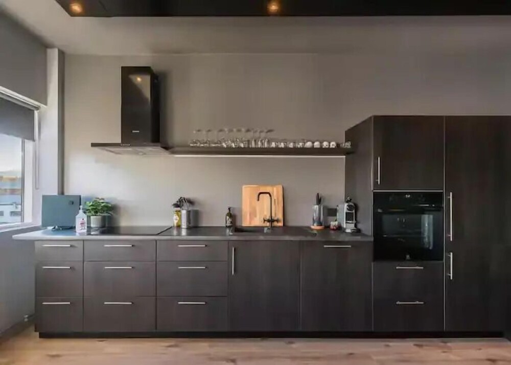 Modern Apartment With Hot Tub in Akureyri