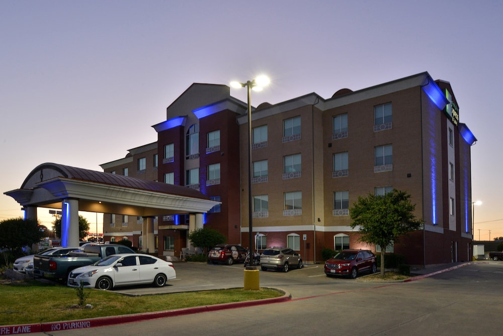 Holiday Inn Express Hotel & Suites Royse City by IHG - photo 62