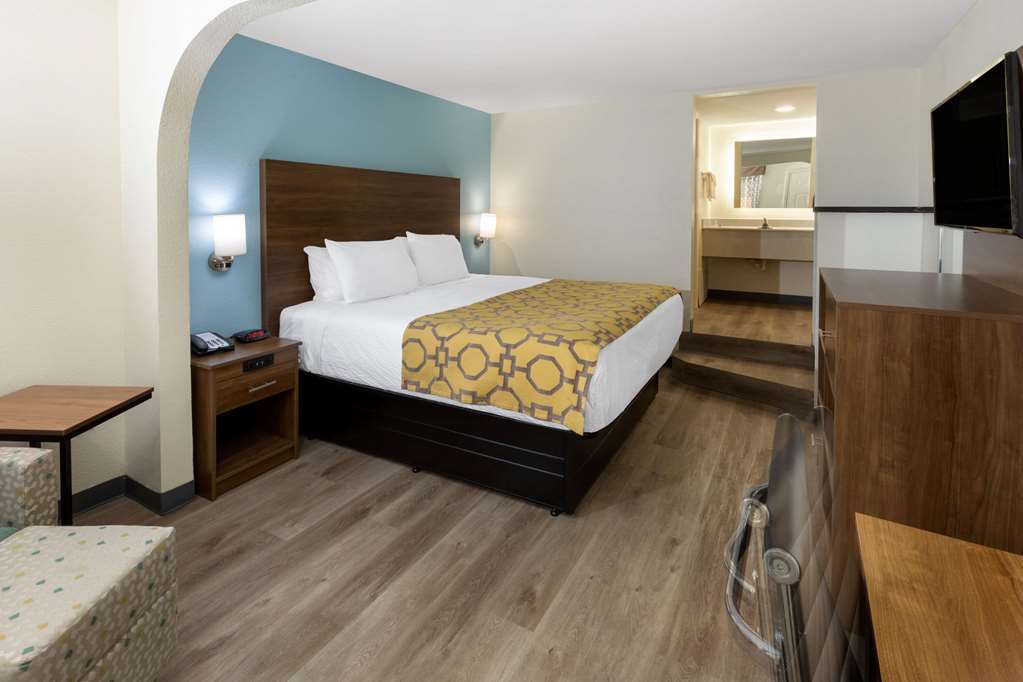Baymont by Wyndham Biloxi Ocean Springs - photo 17