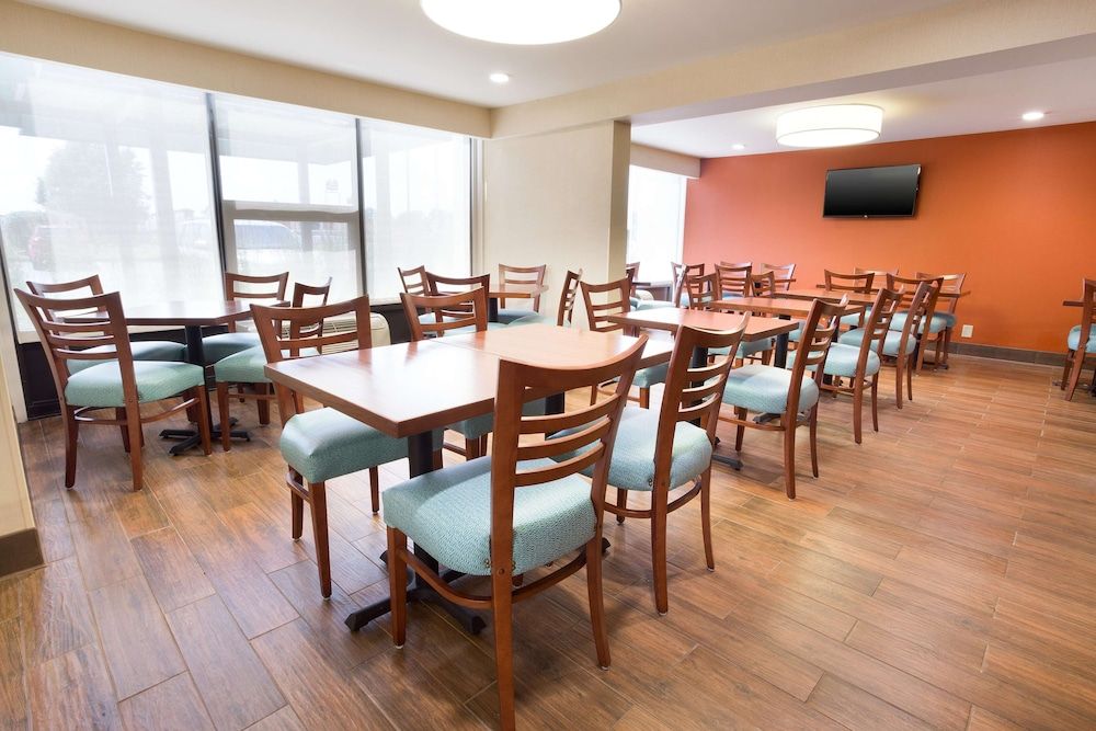 Pear Tree Inn Terre Haute - photo 20