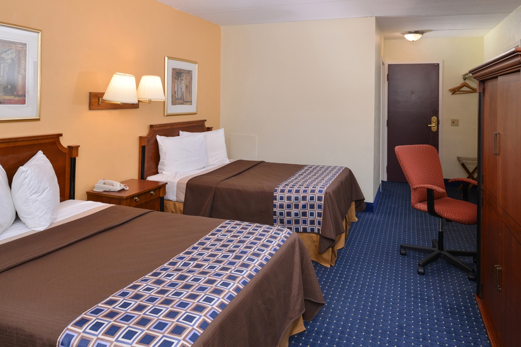 Americas Best Value Inn Geneva - photo 15