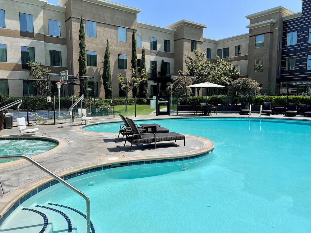 Staybridge Suites Carlsbad by IHG - photo 35