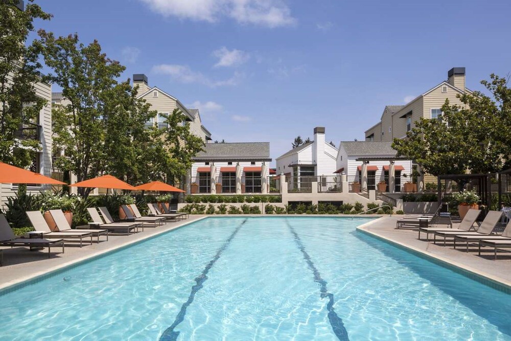 Global Luxury Suites near Apple HQ — 4-Star Luxury Hotel in Cupertino, United States
