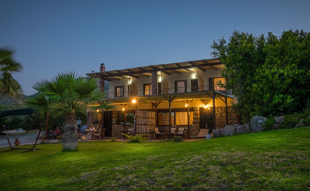 Cavo Petra — 4-Star Luxury Hotel in Agios Georgios, Greece
