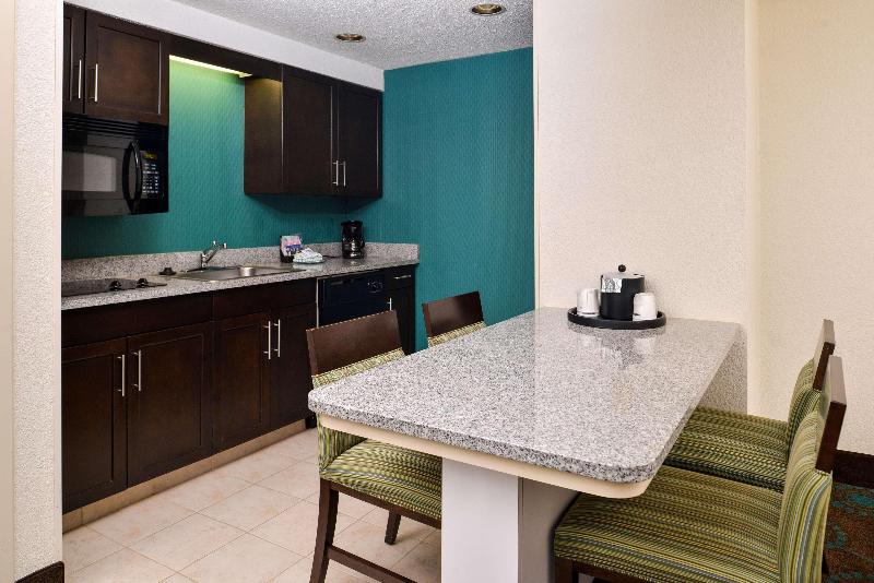Hampton Inn & Suites Newport News - photo 95