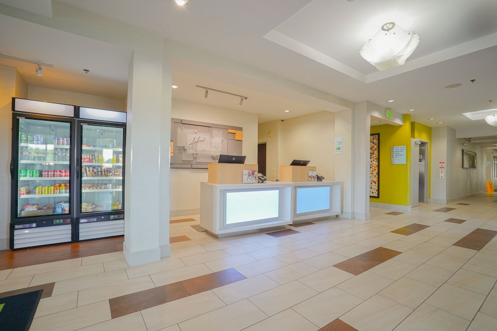 Holiday Inn Express & Suites Ontario an IHG Hotel - photo 2