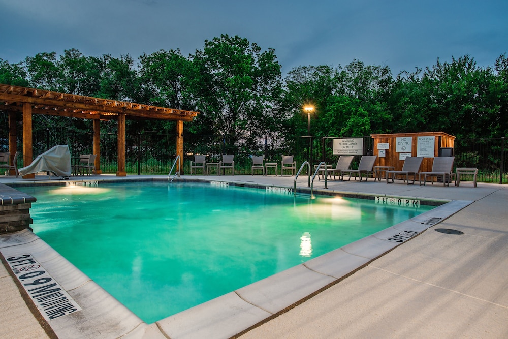 Holiday Inn Express & Suites Denton South by IHG - photo 18