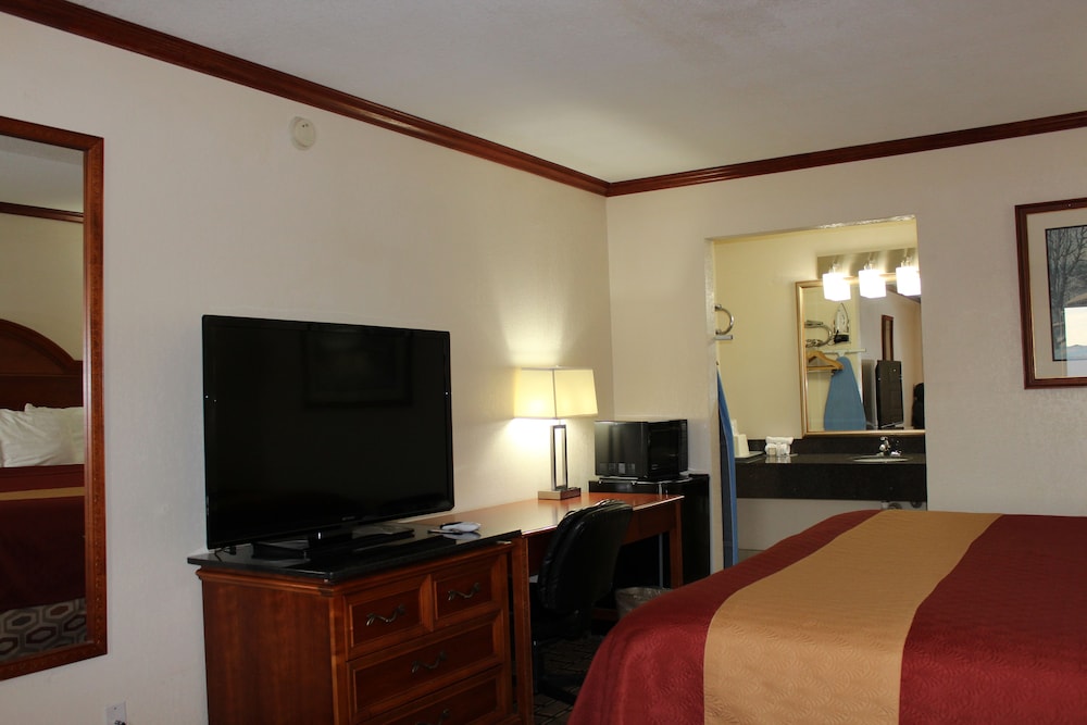 Sanger Inn - photo 8