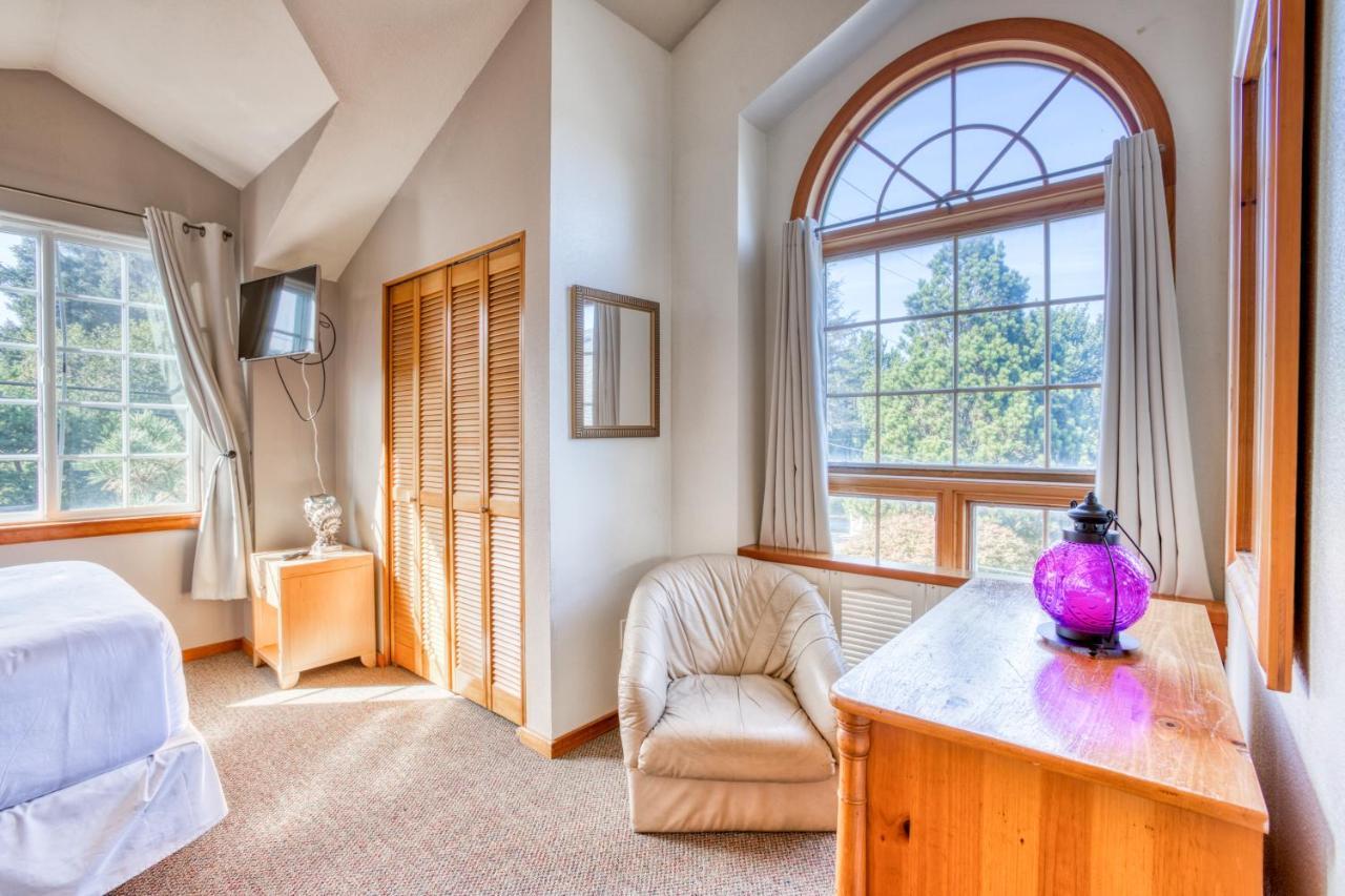 Beaches Inn Townhomes - photo 3