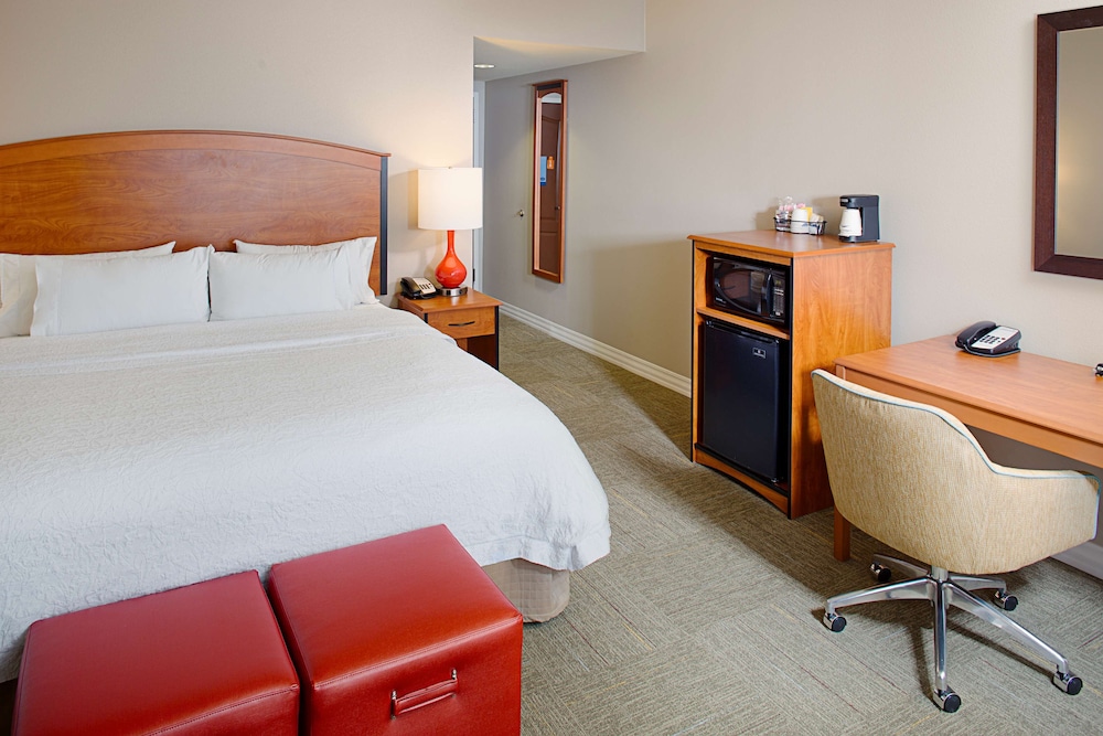 Hampton Inn & Suites Lancaster - photo 9