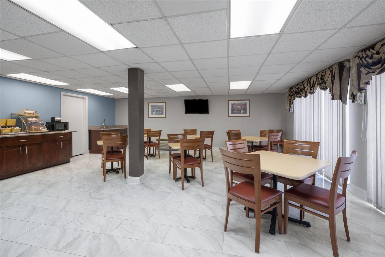Days Inn by Wyndham Alma - photo 31