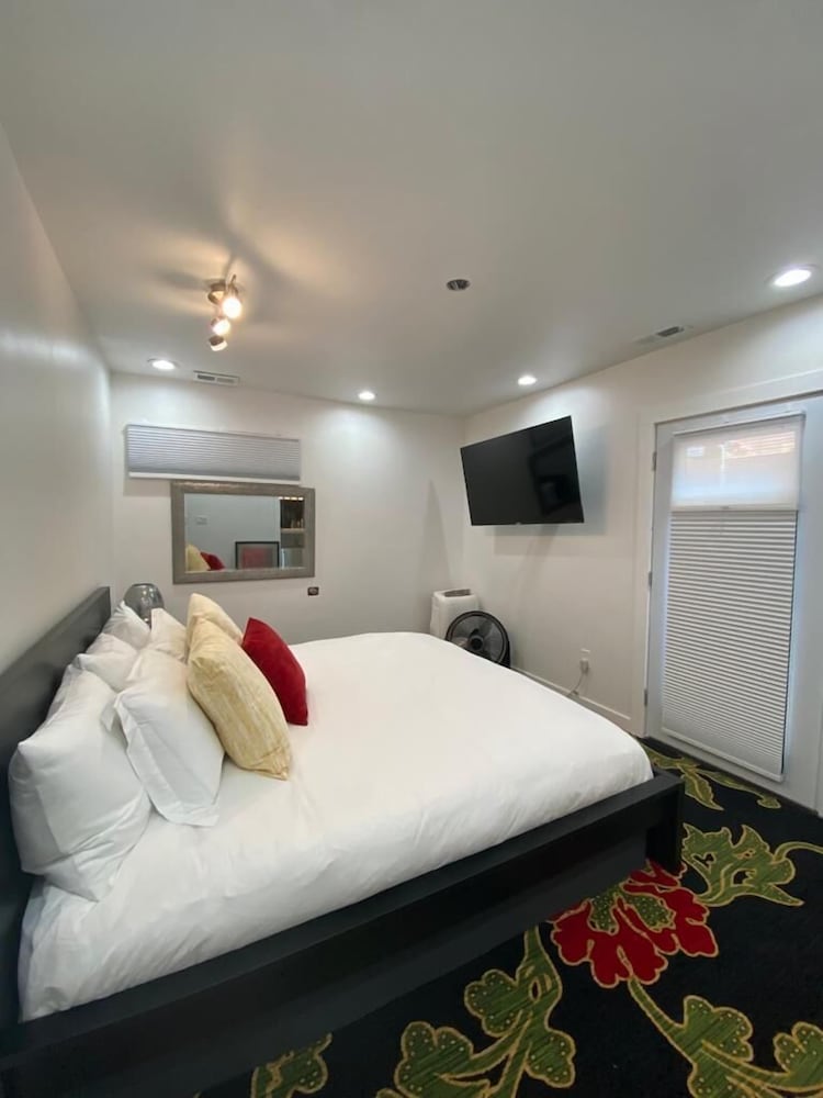 INNhale Cannabis Friendly B&B Adults Only - photo 28