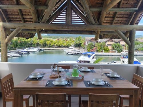 L'Estuaire Seafront Apartment Black River — 4-Star Luxury Hotel in Grande Riviere Noire, Mauritius