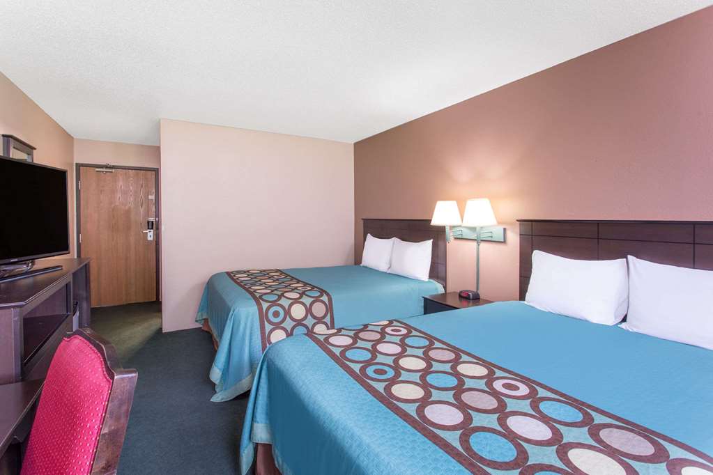 Super 8 by Wyndham Austin MN - photo 6