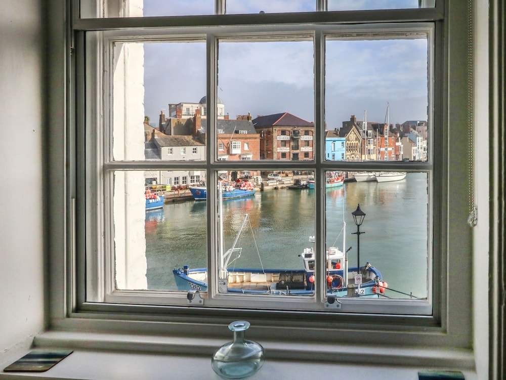 Embassy — 4-Star Luxury Hotel in Weymouth, United Kingdom