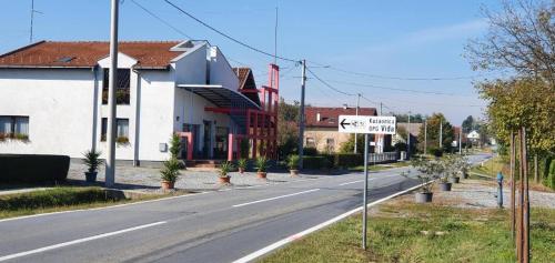 Rooms With A Swimming Pool Garesnica Bjelovarska 22858 — Garesnica