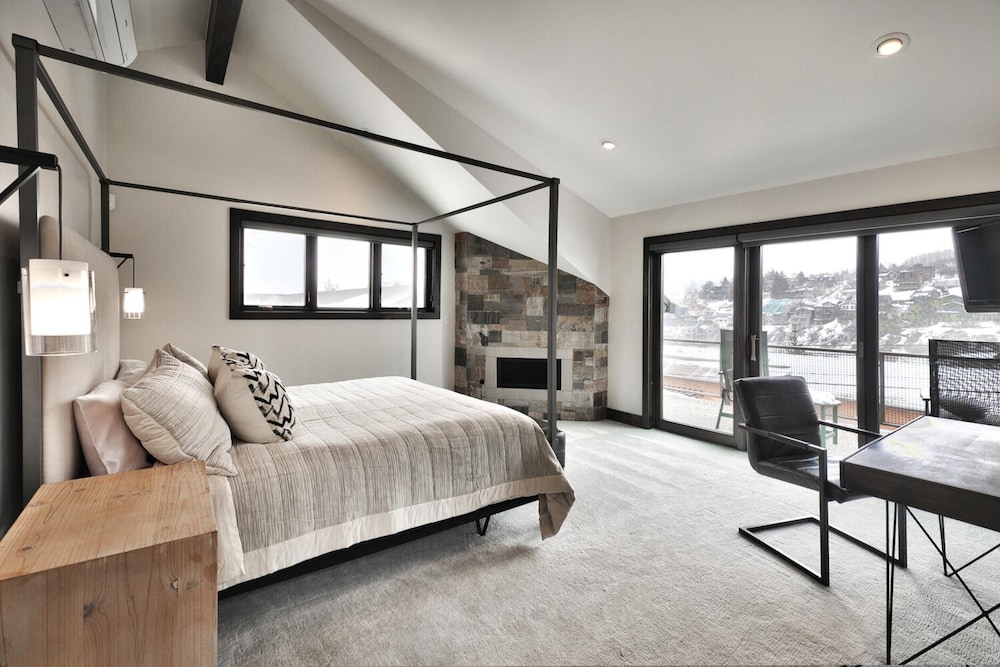 Pinetree by Avantstay Modern Park City Getaway w Patio & Balcony - photo 7