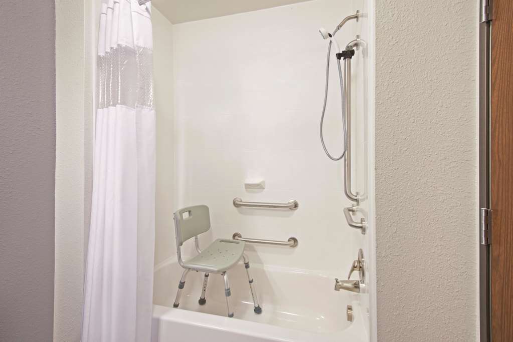 La Quinta Inn & Suites by Wyndham Morgantown - photo 16