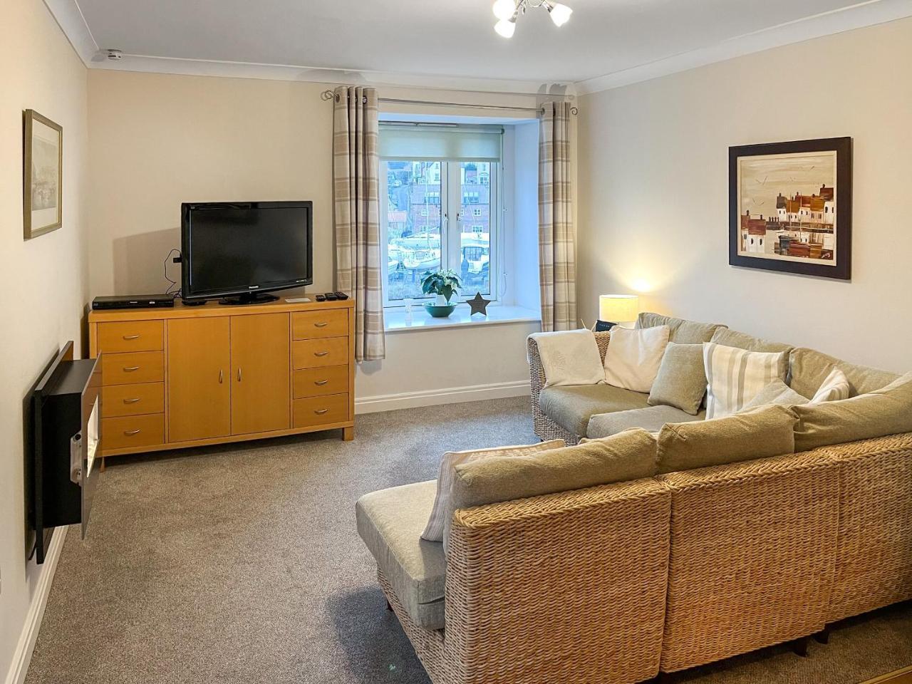 Esk View Apartment — 4-Star Luxury Hotel in Whitby, United Kingdom
