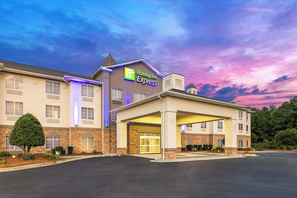Holiday Inn Express Savannah Airport - carbon neutral hotel in Savannah