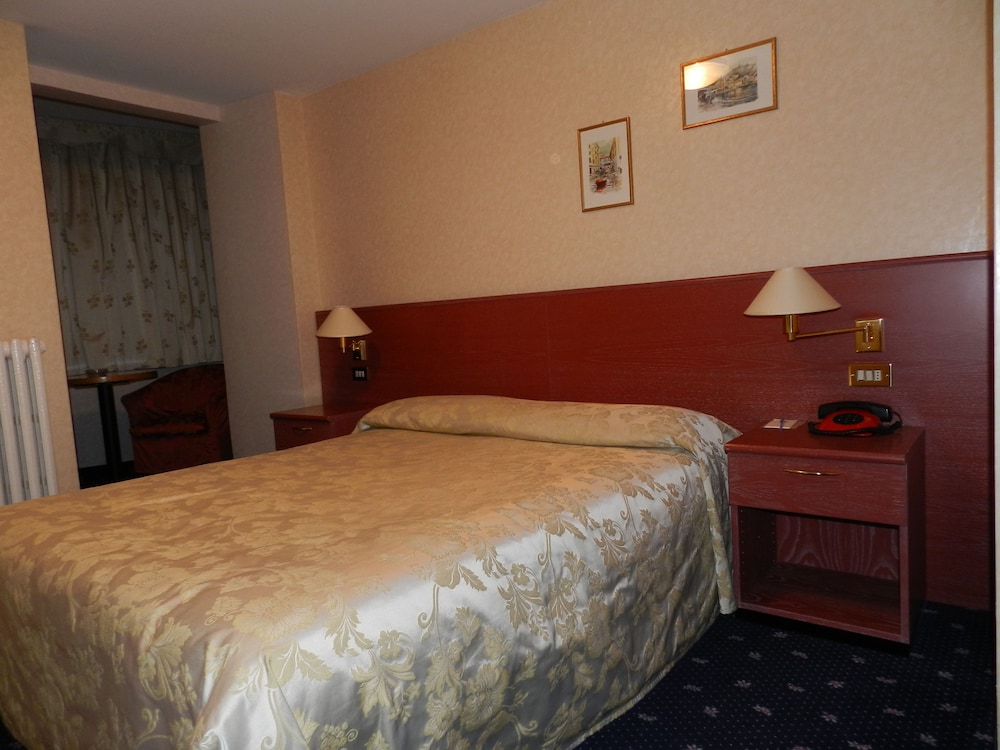 Hotel Emet — Colico Piano — photo 4