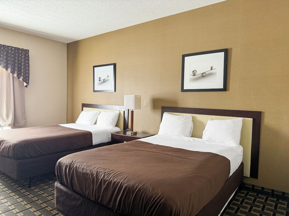 FairBridge Inn & Suites Batavia Darien Amusement Park - photo 5