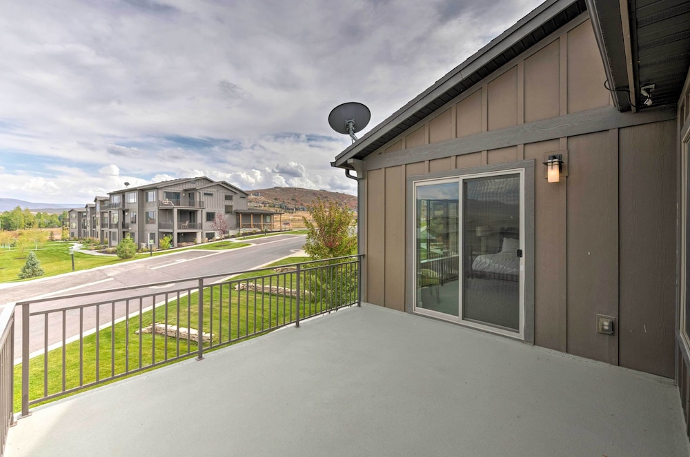 Modern Huntsville Resort Retreat with Deck And Hot Tub - photo 26