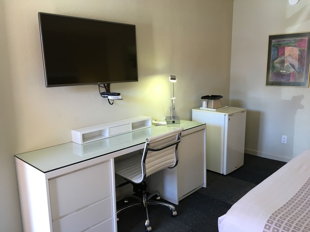 Inn at Golden Gate - photo 11